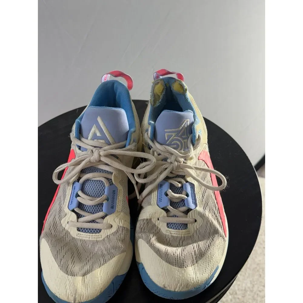 Nike Giannis Immortality 2 Women’s 11 Men’s 9.5 Sail Rattan Basketball Shoes